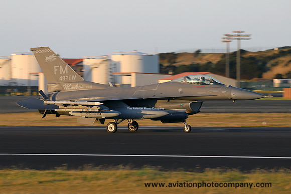 USAF AFRC 93 FS GD F-16C Fighting Falcon 87-0233/FM at Lajes (2025)
