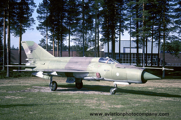Finnish Air Force Mikoyan MiG-21bis MG-124 at Halli (2005)