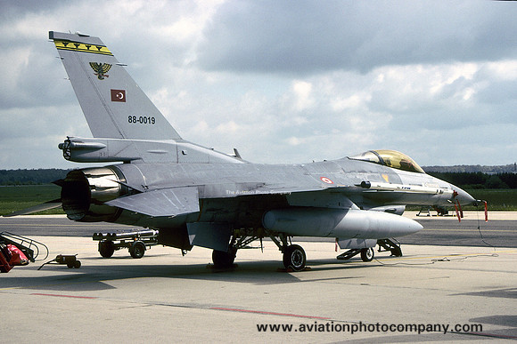 Turkish Air Force 143 FIlo GD F-16C Fighting Falcon 88-0019 (2005)