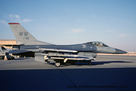 USAF 35 FW 13 FS GD F-16C Fighting Falcon 91-0411/WW (1992)