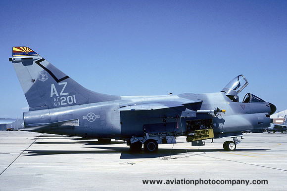 USAF Arizona ANG 152 TFS LTV A-7D Corsair 69-6201/AZ (1990)