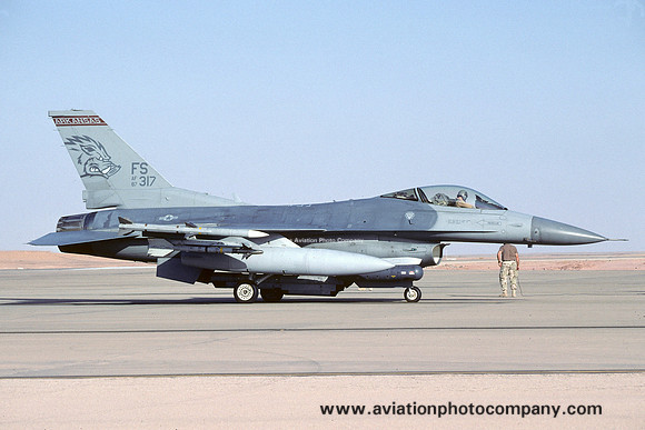 USAF Arkansas ANG 184 FS GD F-16C Fighting Falcon 87-0317/FS at Prince Sultan AB (2002)