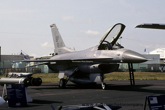 USAF 52 FW GD F-16C Fighting Falcon 91-0416/SP (2004)