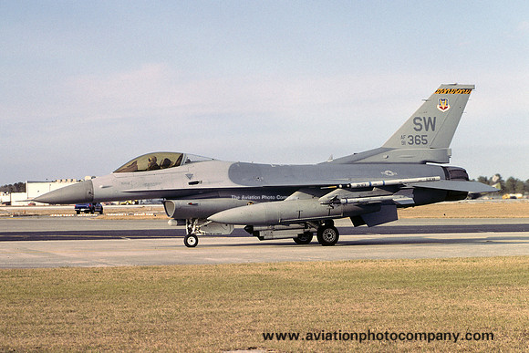 USAF 20 FW 79 FS GD F-16C Fighting Falcon 91-0365/SW (1999)