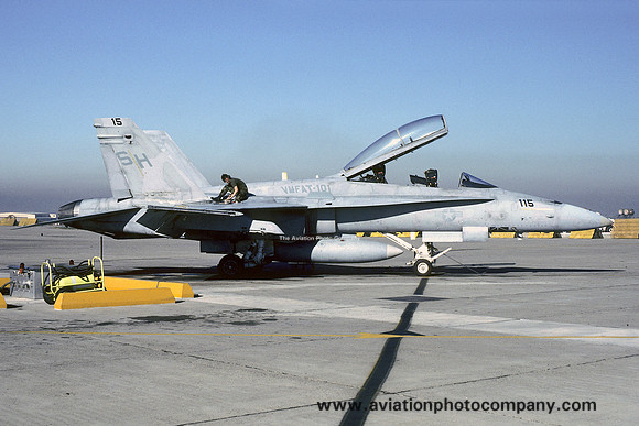 US Marines VMFAT-101 McDonnell Douglas F/A-18B Hornet 163110/SH-135 (1989)