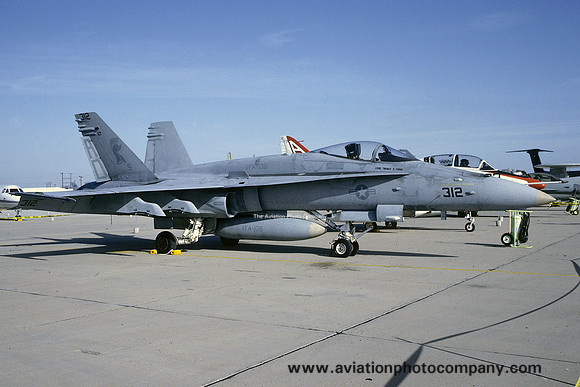 US Navy VFA-106 McDonnell Douglas F/A-18C Hornet 163446/AD-312 (1992)