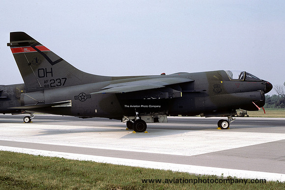 USAF Ohio ANG 162 TFS LTV A-7D Corsair 69-6237/OH (1985)