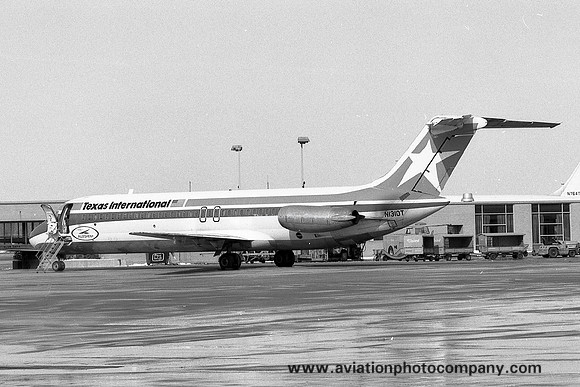 Texas International Douglas DC-9-31 N1310T