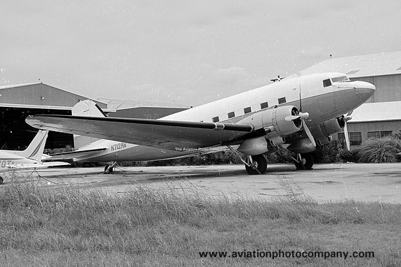 Douglas C-47 Dakota N713MW