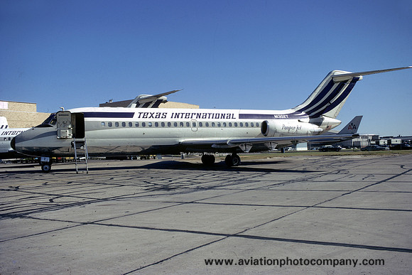 Texas International Douglas DC-9 N1302T (1971)