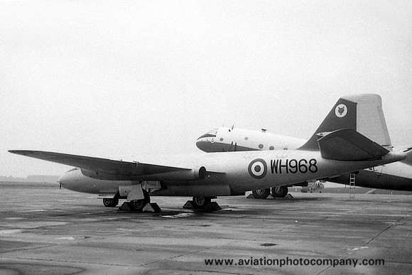 RAF 231 OCU English Electric Canberra B.6 WH968 (1960)