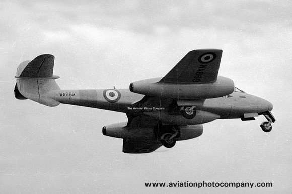 RAF Central Flying School Gloster Meteor T.7 WA669