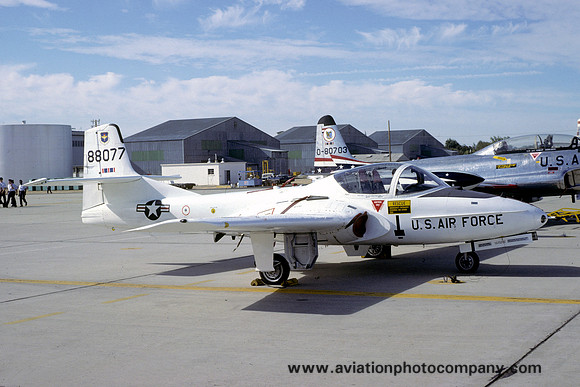 USAF 323 FTW Cessna T-37B 58-8077 (1977)