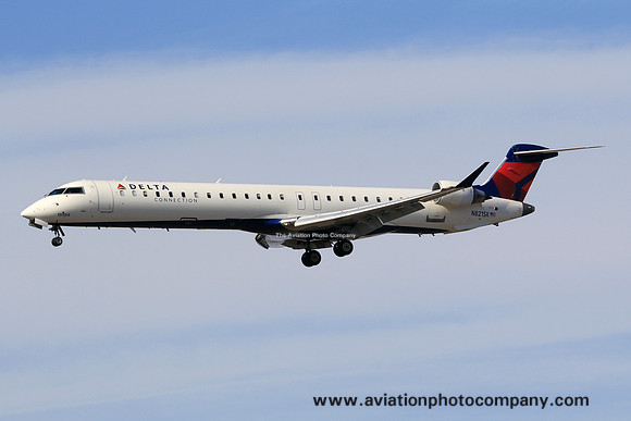 Delta Connection Canadair CRJ-900 N821SK at Los Angeles IAP (2014)