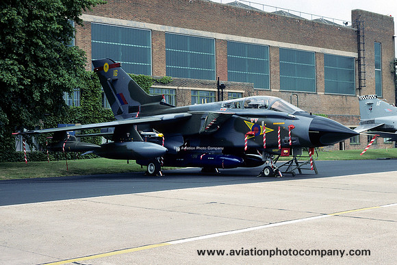 RAF 27 Squadron Panavia Tornado GR.1 ZA550/16 (1988)
