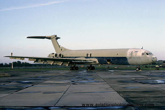 RAF Vickers VC-10 ZD493 at RAF Brize Norton (1987)