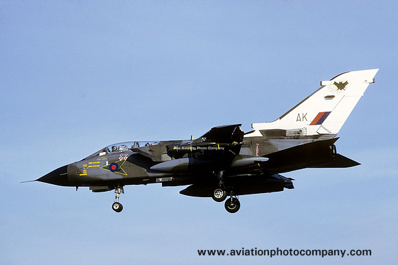 RAF 9 Squadron Panavia Tornado GR.1 ZD996/AK (1989)