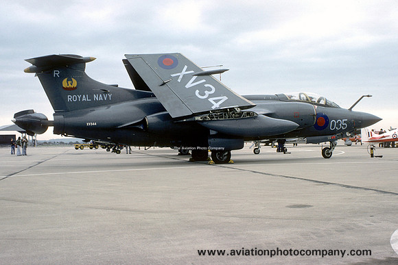 Royal Navy 809 Squadron Blackburn Buccaneer S.2 XV344/R035 (1975)