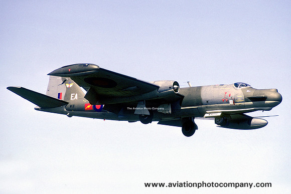 RAF 360 Squadron English Electric Canberra T.17 WK111/EA (1985)