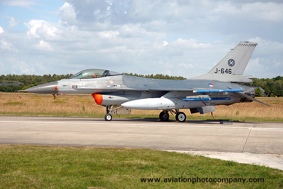 Dutch Air Force 312 Squadron GD F-16AM Fighting Falcon J-646 (2009)