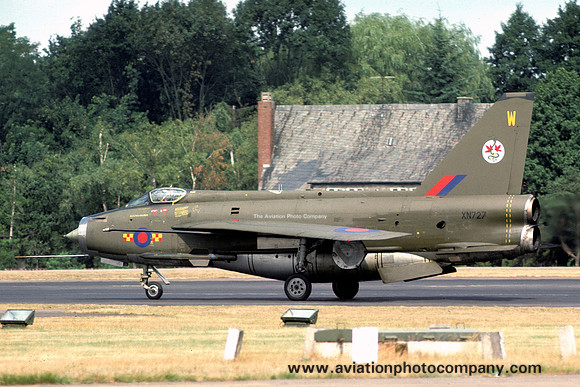 RAF 92 Squadron English Electric Lightning F.2A XN727/W (1975)