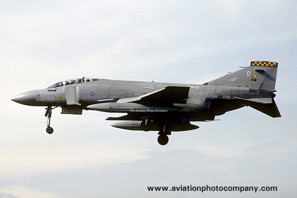 RAF 92 Squadron McDonnell F-4M Phantom FGR.2 XV422/O (1983)