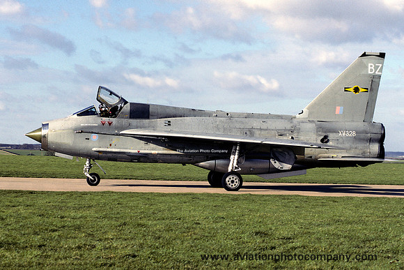 RAF 11 Squadron English Electric Lightning T.5 XV328/BZ (1988)