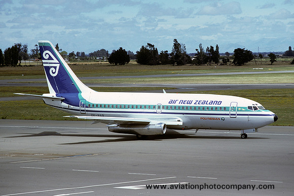 Air New Zealand Polynesian Boeing 737-200 ZK-NAR (1979)