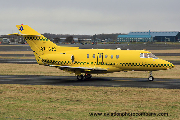 Sun Air/Air Ambulance Hawker 800XP OY-JJC at Prestwick (2015)