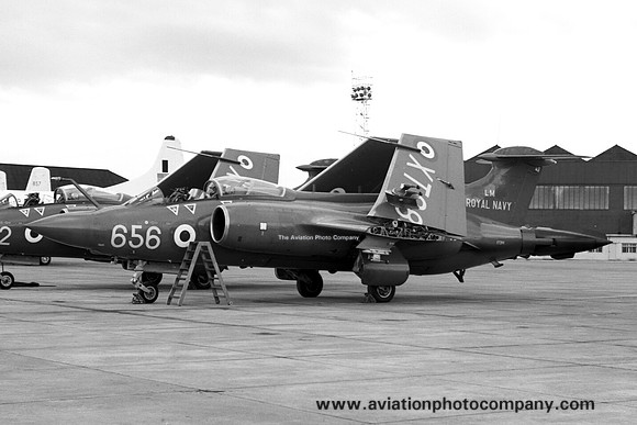 Royal Navy 736 Squadron Blackburn Buccaneer S.2 XT284/LM656 (1970)
