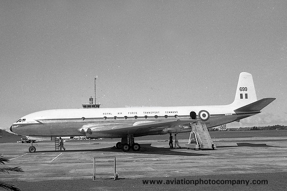 RAF 216 Squadron De Havilland Comet C.2 XK669 (1961)