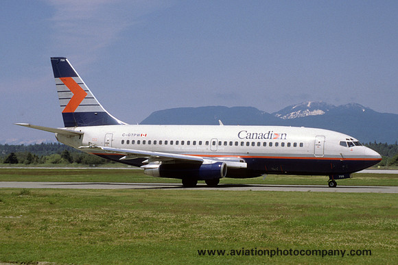 Canadian Boeing 737-200 C-GTPW (1999)