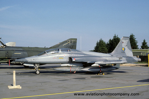 Dutch Air Force 315 Squadron Northrop F-5B K-4030 (1986)