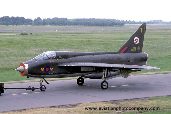 RAF 92 Squadron English Electric Lightning T.4 XM995/T (1978)