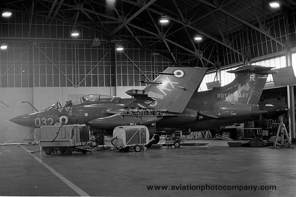 Royal Navy 809 Squadron Blackburn Buccaneer S.2 XV161/R032 (1972)