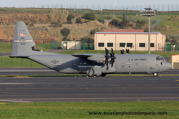 USAF 19 AW Lockheed C-130J-30 11-5740 at Lajes (2015)