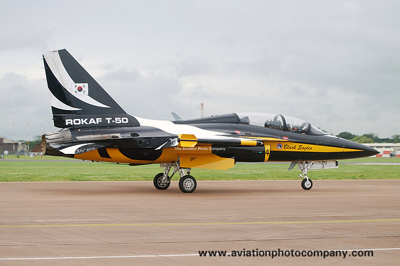 RoKAF Black Eagles KAI T-50B 10-0052/4 at RIAT Fairford (2012)