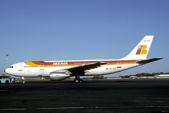 Iberia Airbus A300B4 EC-DLE (1984)