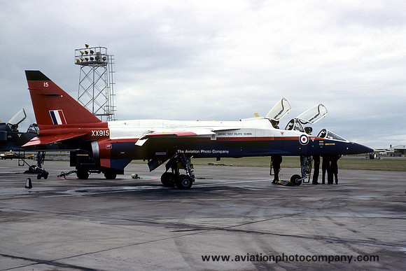 Empire Test Pilots' School SEPECAT Jaguar T.2 XX915 (1976)