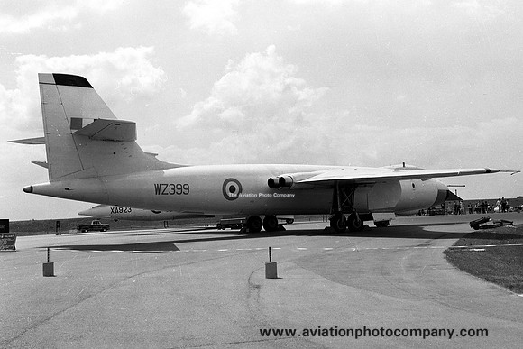 RAF 543 Squadron Vickers Valiant B.1 WZ399