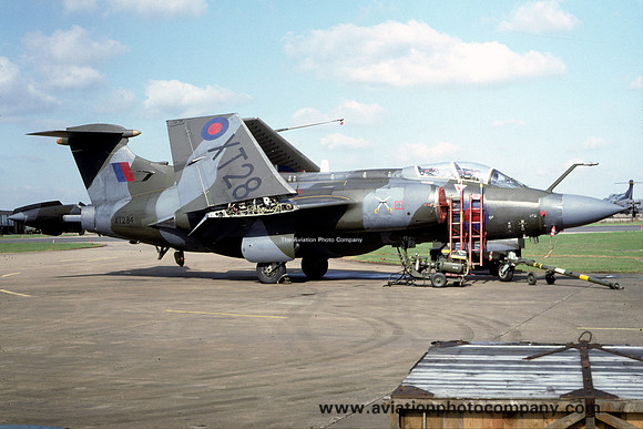 RAF 237 OCU Blackburn Buccaneer S.2 XT284 (1979)