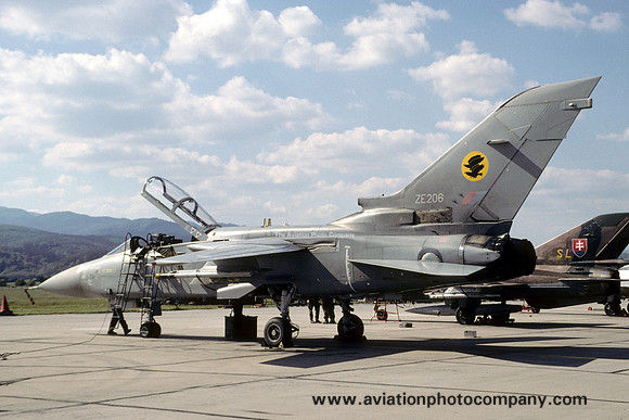 RAF 11 Squadron Panavia Tornado F.3 ZE206 (2001)