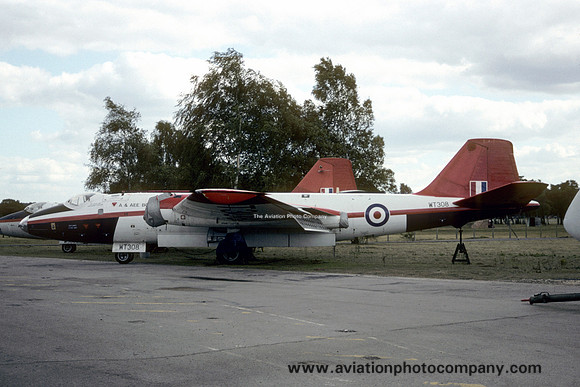 A&AEE English Electric Canberra B(I).8 WT308 stored at Farnborough (1990)