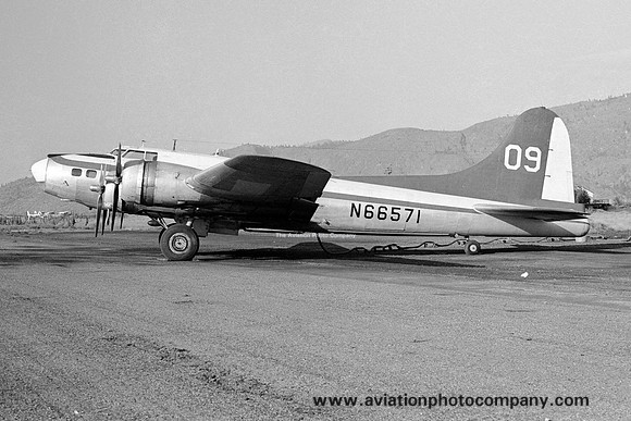 Boeing B-17G Flying Fortress N66571 (1975)