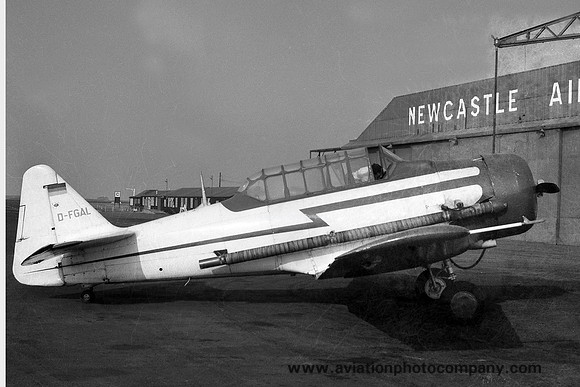 Deutsche Luftfahrt Beratungsdienst North American AT-6A-NT Texan D-FGAL at Newcastle (1959)