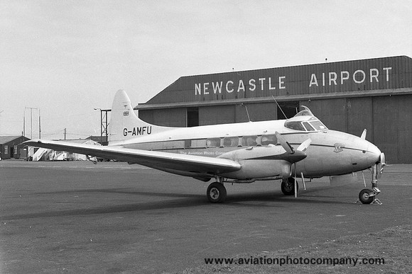 De Havilland DH.104 Dove 6 G-AMFU at Newcastle (1960)