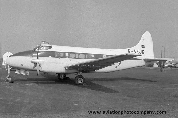 De Havilland DH.104 Dove 2B G-AKJG at Newcastle (1960)