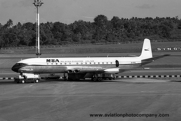 Malaysia Singapore Airlines De Havilland DH.106 Comet 4 9V-BAS
