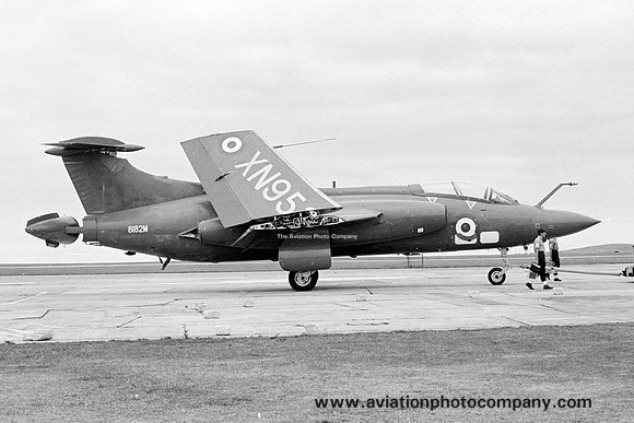Royal Navy SAH Blackburn Buccaneer S.1 XN953/8182M (1976)
