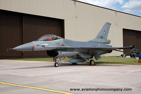Dutch Air Force 313 Squadron GD F-16AM Fighting Falcon J-016 at RIAT Fairford (2009)
